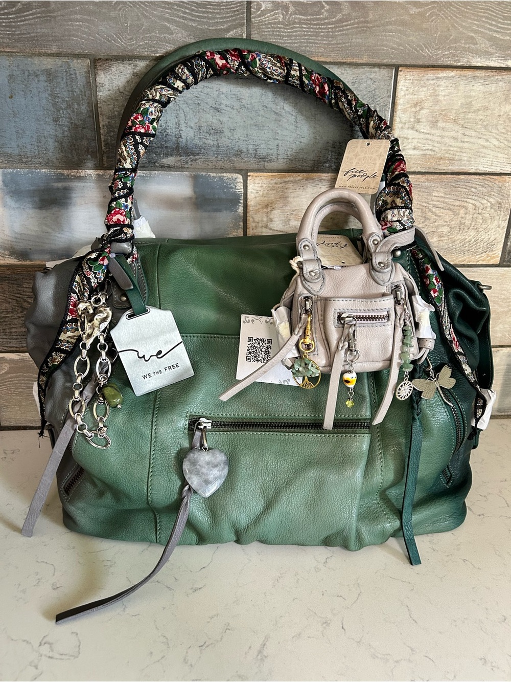 ❌SOLD❌ NWT We The Free Ombre Emerson Tote w/ Micro Emerson, Charms, Scarves - Picture 13 of 16